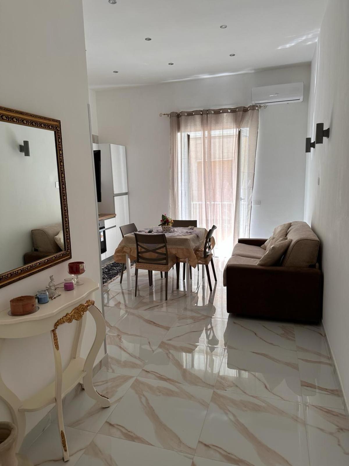 Vincent House * Napoli