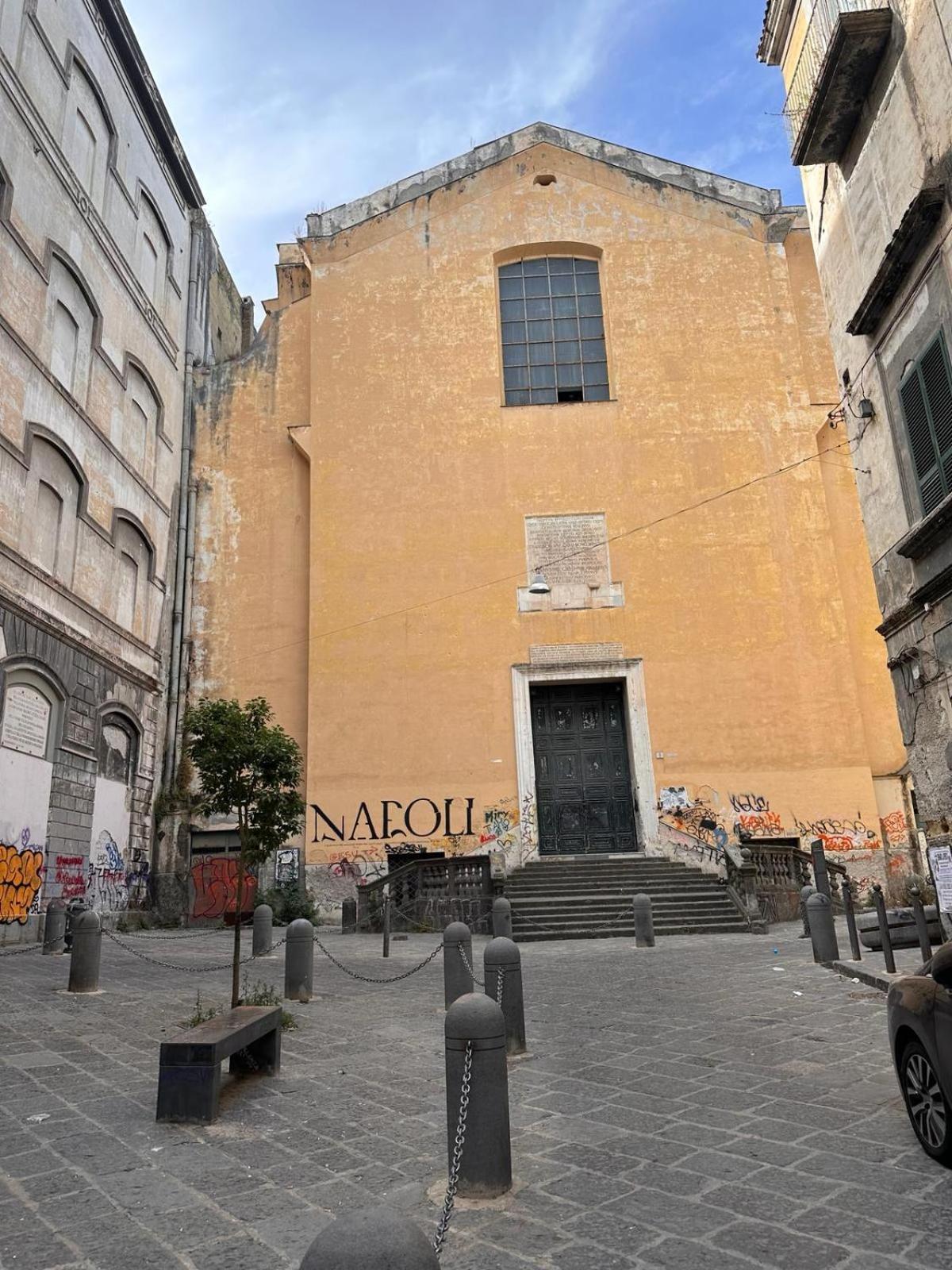 Vincent House * Napoli