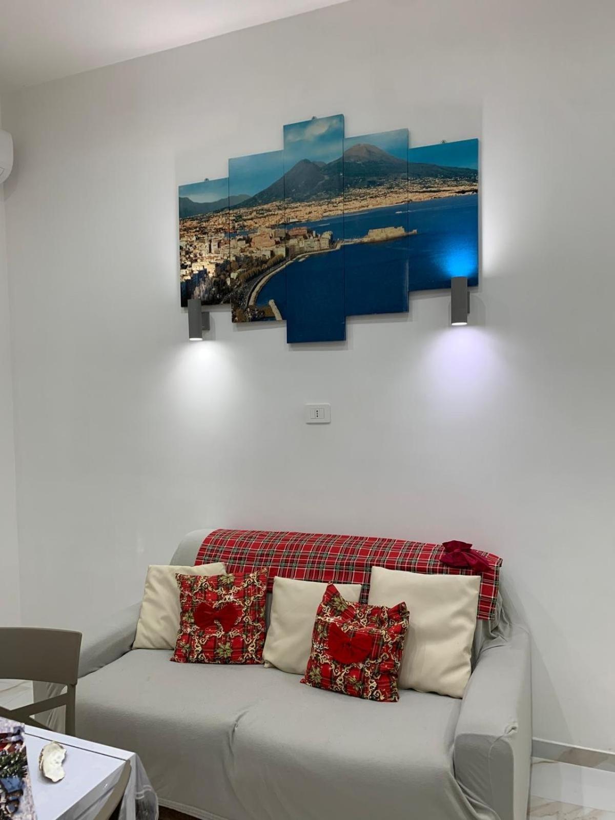 Vincent House * Napoli